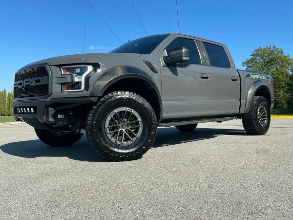 2020 Ford F-150 Raptor - Image 38