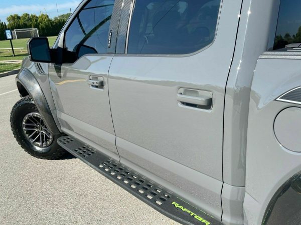 2020 Ford F-150 Raptor - Image 9