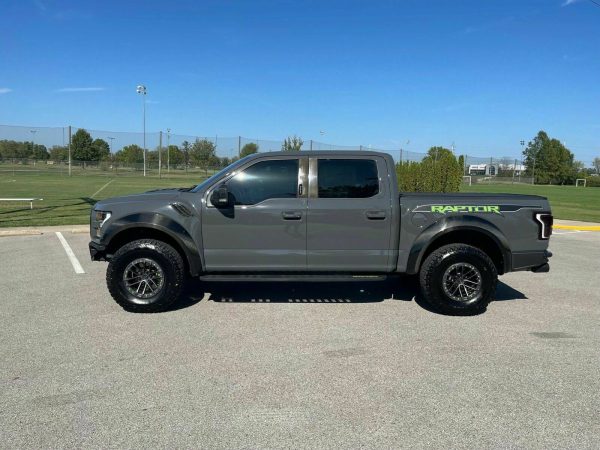2020 Ford F-150 Raptor - Image 46