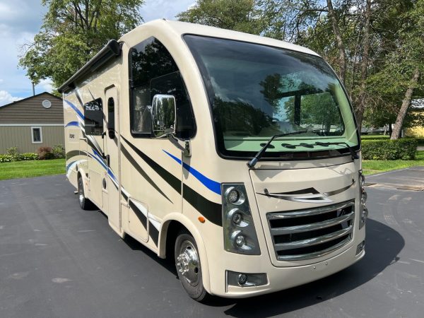2018 Thor Motor Coach Vegas 25.3 - Image 25
