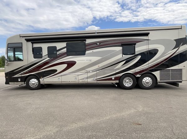 2019 Newmar Dutch Star 4018 - Image 4