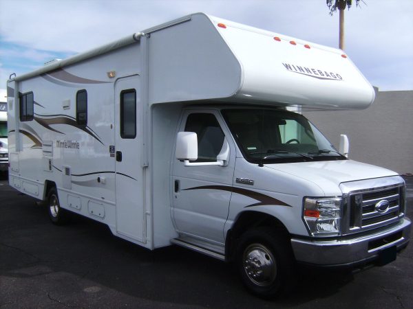 2015 Winnebago Minnie Winnie 27Q