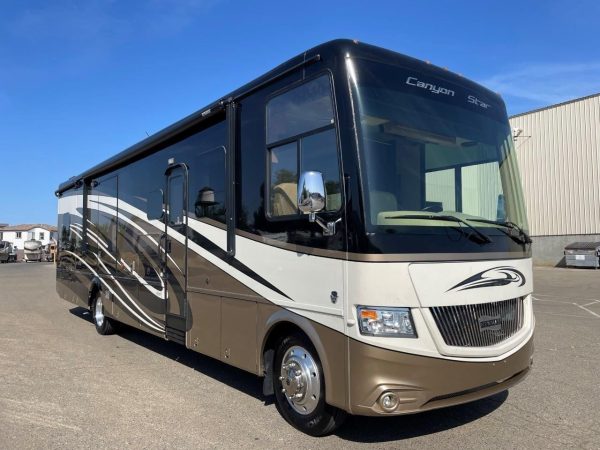 2016 Newmar Canyon Star 3911