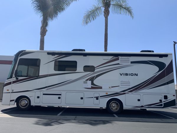 2019 Entegra Vision 29S - Image 2