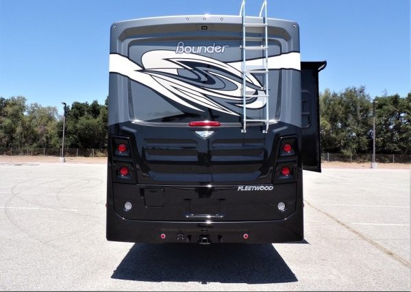 2019 Fleetwood Bounder 35K - Image 56