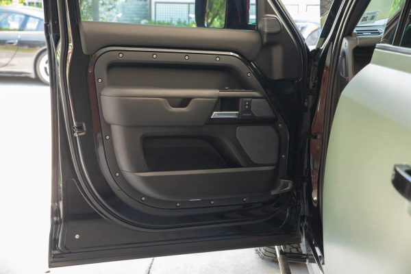 2022 Land Rover Defender 110 - Image 15