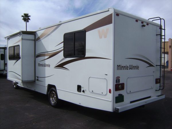 2015 Winnebago Minnie Winnie 27Q - Image 3