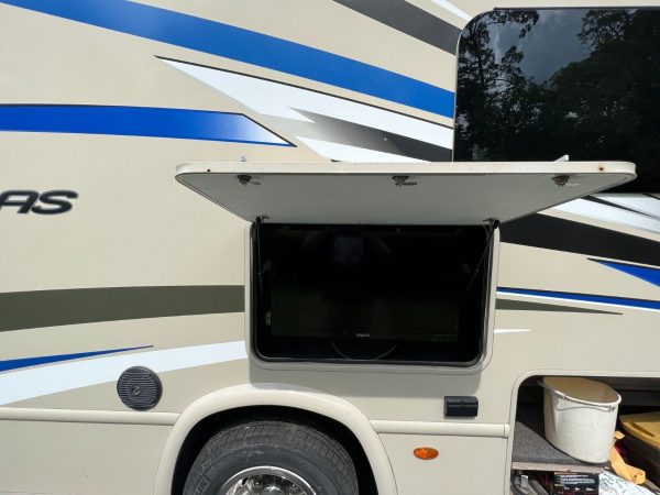 2018 Thor Motor Coach Vegas 25.3 - Image 4