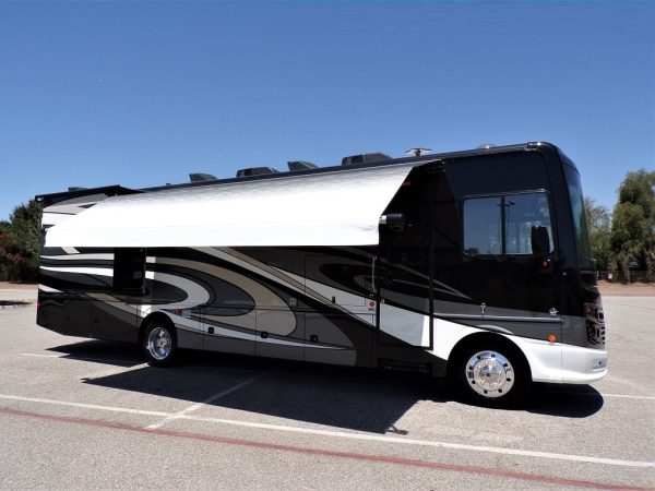 2019 Fleetwood Bounder 35K - Image 55
