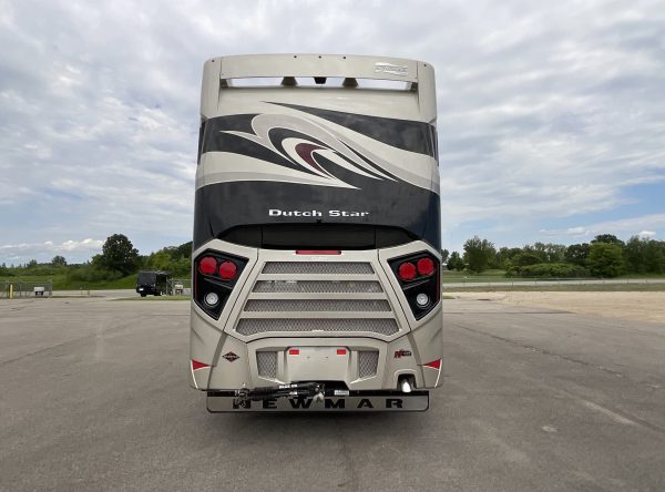 2019 Newmar Dutch Star 4018 - Image 6