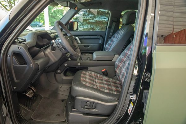2022 Land Rover Defender 110 - Image 16