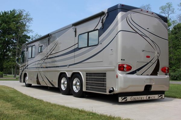 2004 Country Coach Intrigue Suite Escape - Image 63
