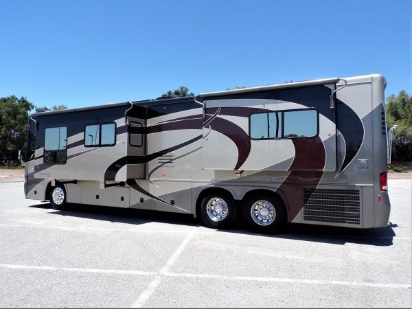 2005 Country Coach Allure 470 Series Mckenzie Bridge - Image 26