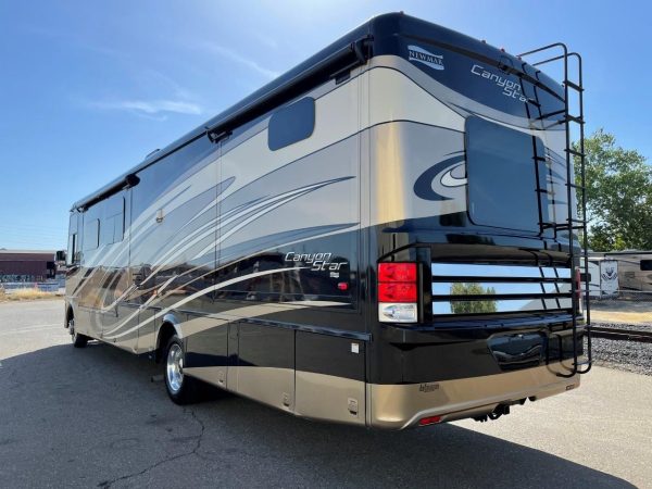 2016 Newmar Canyon Star 3911 - Image 5