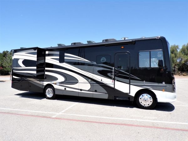 2019 Fleetwood Bounder 35K - Image 53