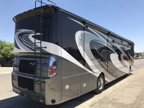 2016 Tiffin Phaeton 40AH - Image 5