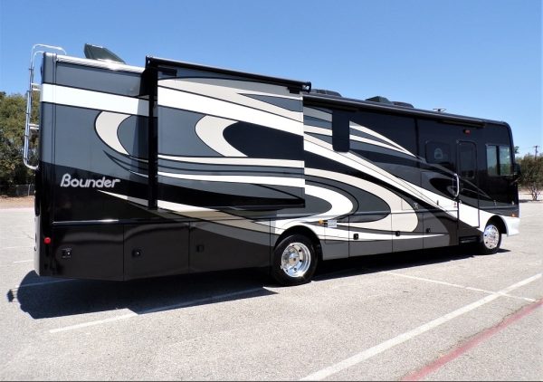 2019 Fleetwood Bounder 35K - Image 52