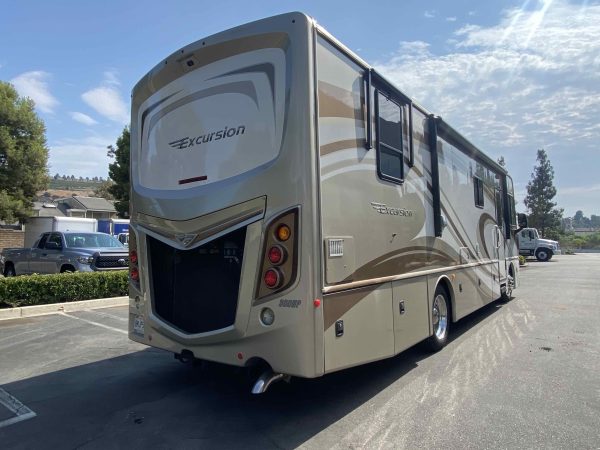 2013 Fleetwood Excursion 33A - Image 6