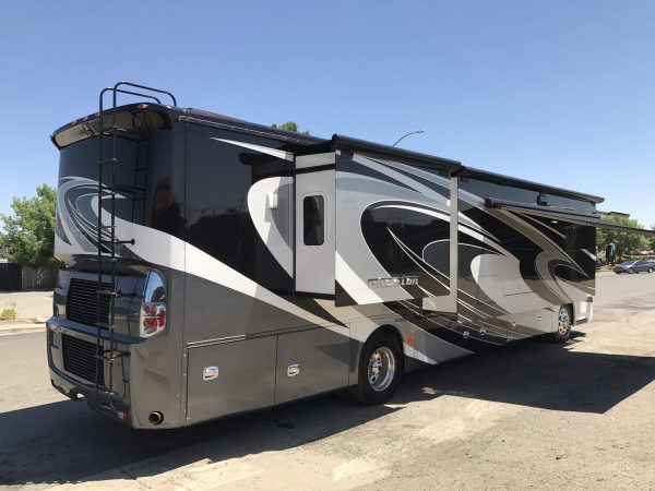 2016 Tiffin Phaeton 40AH - Image 6