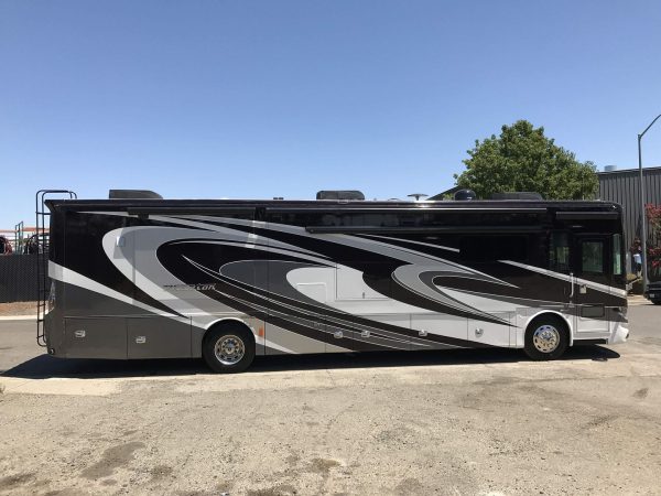 2016 Tiffin Phaeton 40AH - Image 7