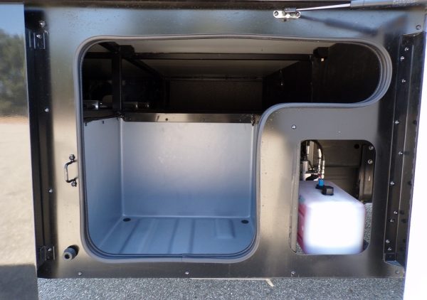 2019 Fleetwood Bounder 35K - Image 12