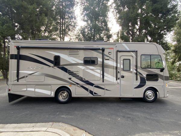2014 Thor Ace 27.1 - Image 3