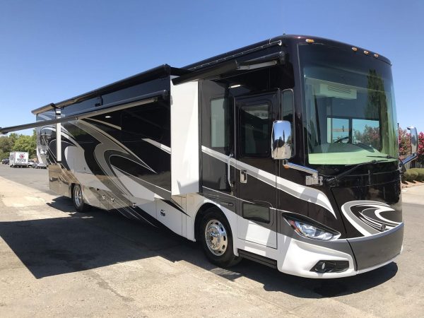 2016 Tiffin Phaeton 40AH