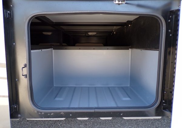 2019 Fleetwood Bounder 35K - Image 9