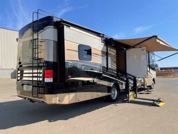 2016 Newmar Canyon Star 3911 - Image 14