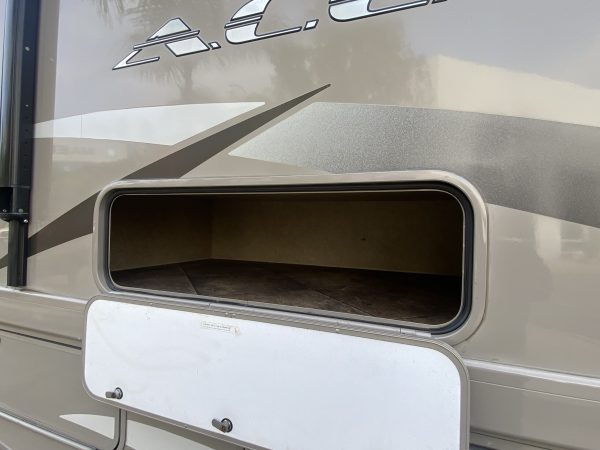 2014 Thor Ace 27.1 - Image 8