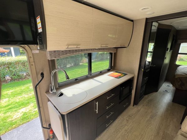 2018 Thor Motor Coach Vegas 25.3 - Image 17