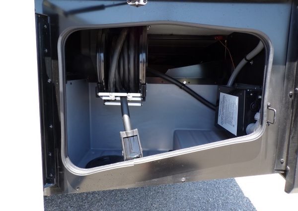 2019 Fleetwood Bounder 35K - Image 4