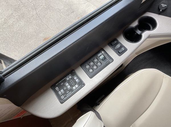 2019 Newmar Dutch Star 4018 - Image 22