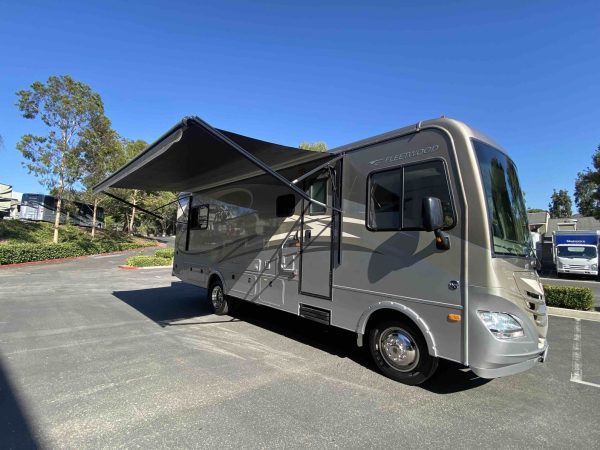 2014 Fleetwood Storm 28MS