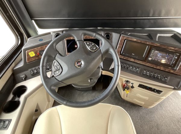 2019 Newmar Dutch Star 4018 - Image 23
