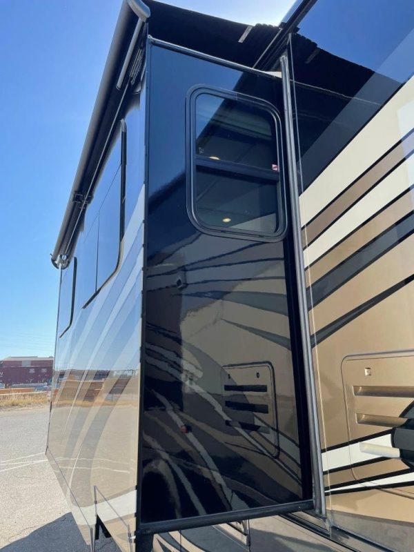 2016 Newmar Canyon Star 3911 - Image 21