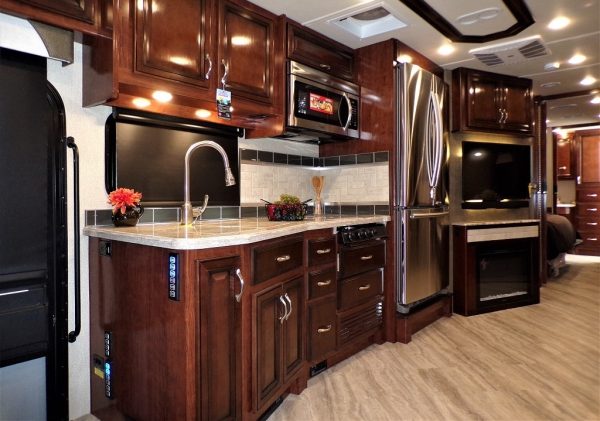 2019 Fleetwood Bounder 35K - Image 21