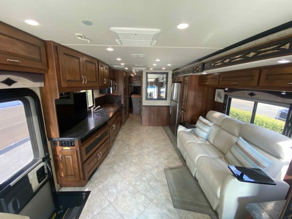 2013 Fleetwood Excursion 33A - Image 21