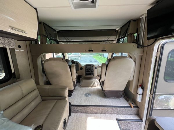 2018 Thor Motor Coach Vegas 25.3 - Image 23