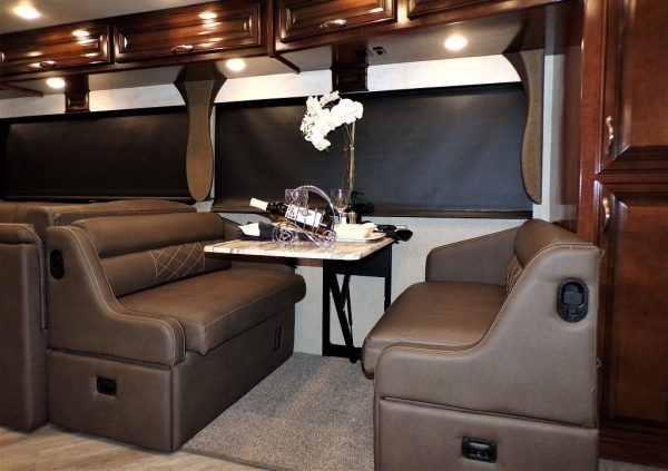 2019 Fleetwood Bounder 35K - Image 20