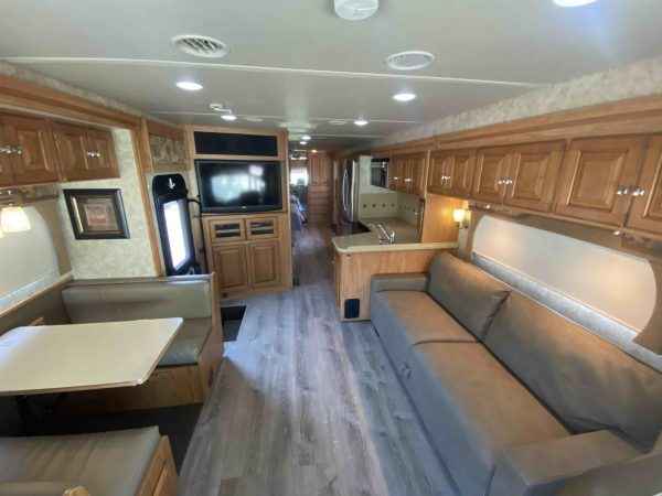 2011 Itasca Suncruiser 35P - Image 15