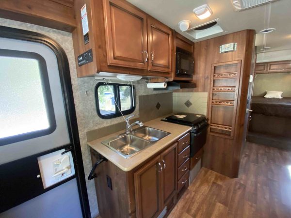 2014 Fleetwood Storm 28MS - Image 14