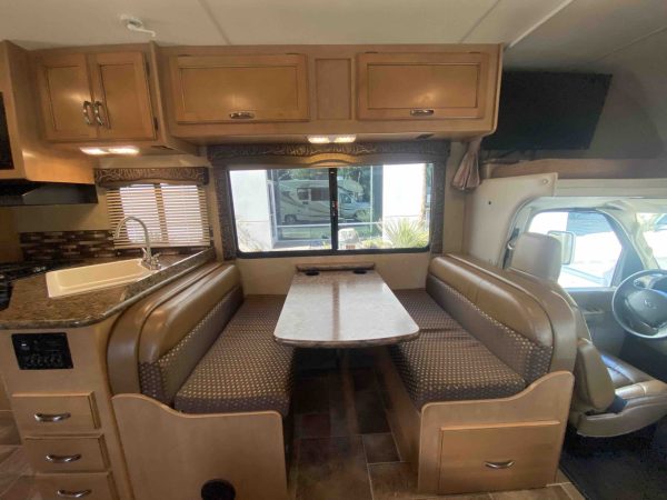 2015 Thor Chateau 26A - Image 36