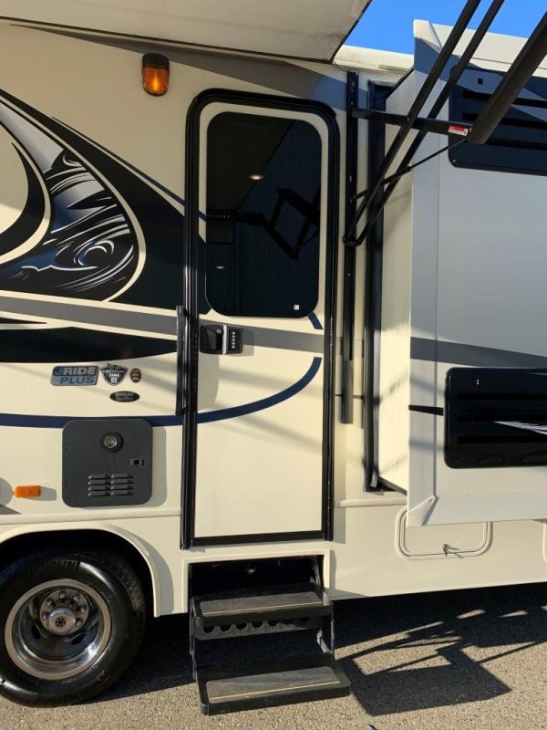 2016 Jayco Greyhawk 29ME - Image 13