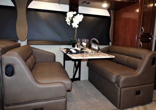 2019 Fleetwood Bounder 35K - Image 19