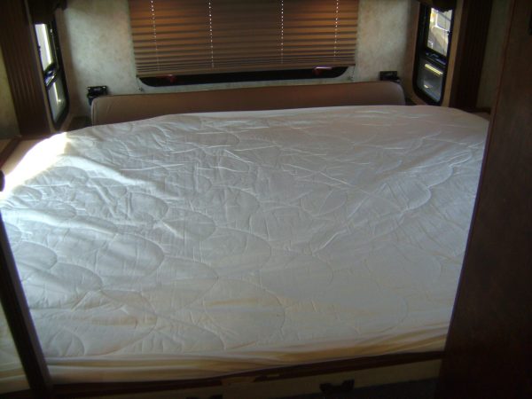 2012 Fleetwood Jamboree Sport 28Z - Image 24
