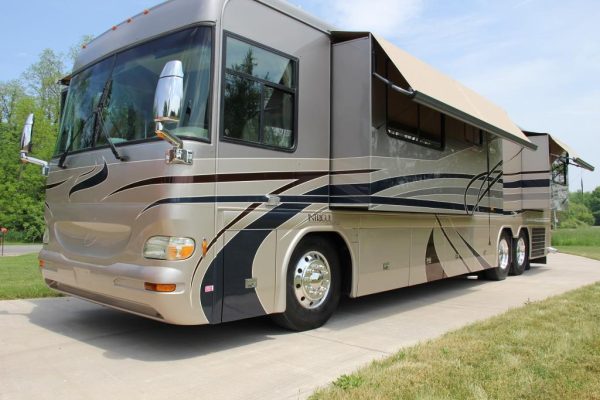 2004 Country Coach Intrigue Suite Escape - Image 18