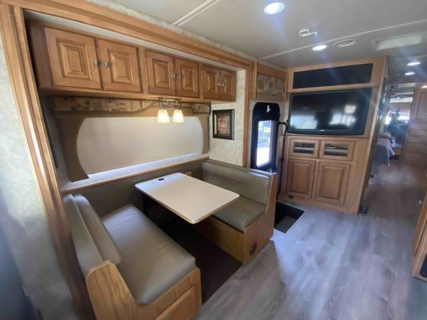 2011 Itasca Suncruiser 35P - Image 17