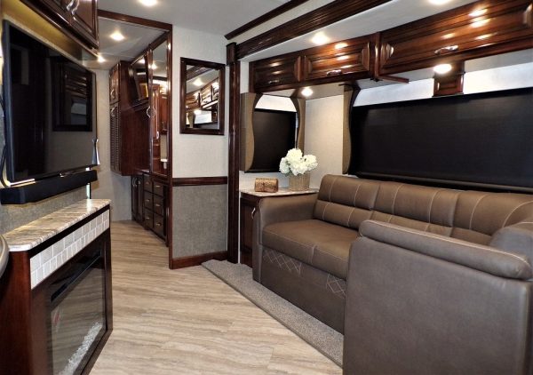 2019 Fleetwood Bounder 35K - Image 17