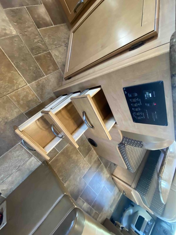 2015 Thor Chateau 26A - Image 40
